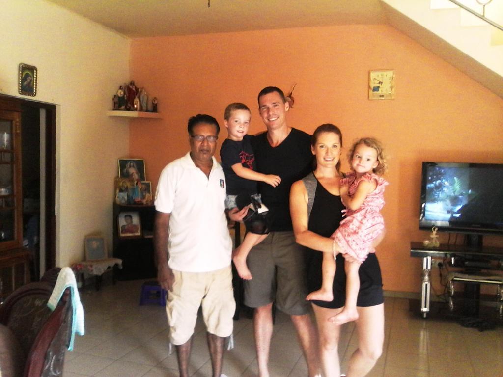 Randi Homestay In Negombo Ngoại thất bức ảnh