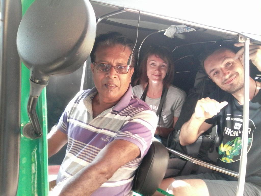 Randi Homestay In Negombo Ngoại thất bức ảnh