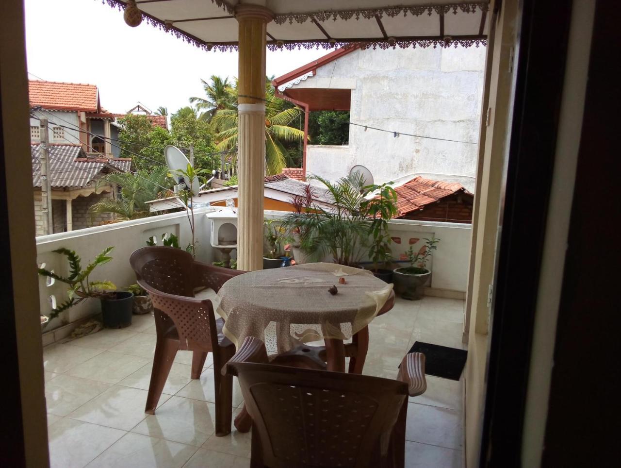 Randi Homestay In Negombo Ngoại thất bức ảnh